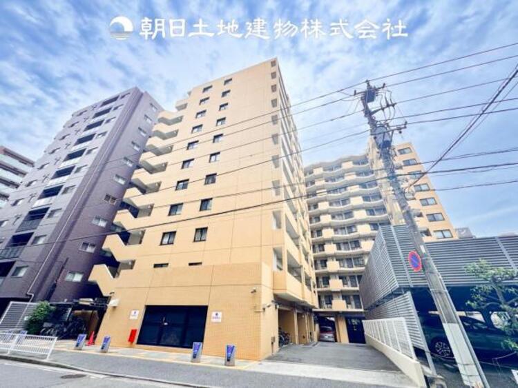 外観 時間のゆとりと空間、暖かな陽光がもたらす光と風を独占してください。