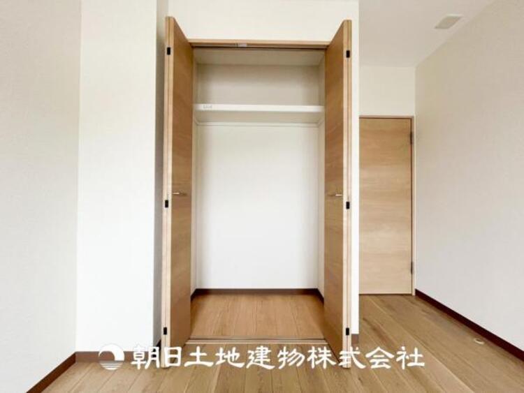 収納 【収納】全居室に収納付き、共用スペース収納もあり、すっきり片づけて広く使えます。