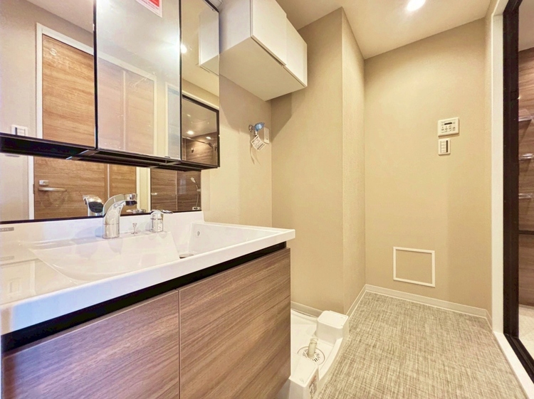 洗面 清潔感と心地よさを重視した、上質感漂うパウダールーム。