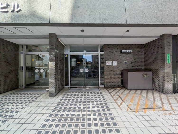 エントランス 外と内をつなぐエントランスは、まさに顔となる場所。