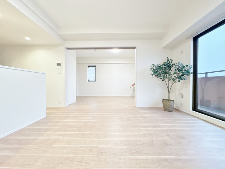 居間 快適に過ごす毎日を求めて、暮らしの中でご自身の「マイホーム」に創り上げてください。