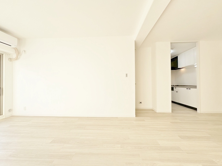 居間 飾り過ぎないシンプルな内装と偏り過ぎないデザインで統一しました。