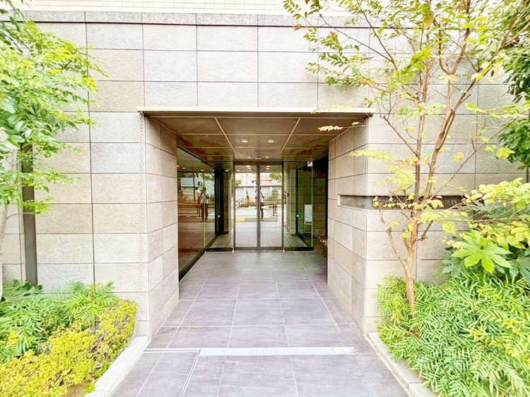 エントランス 外と内をつなぐエントランスは、まさに顔となる場所。