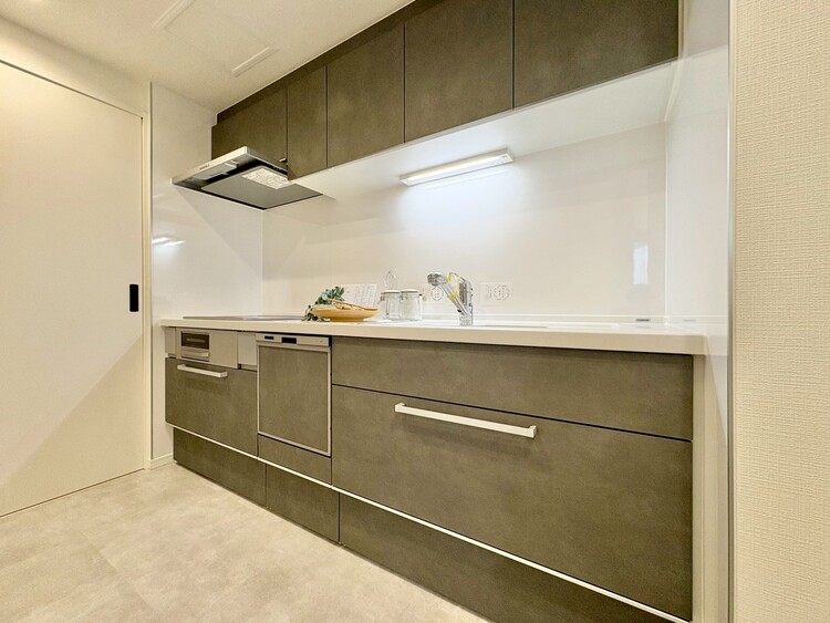 キッチン スマートな意匠と充実の機能を備えたキッチンが、暮らしにおいしい彩りを添えます。