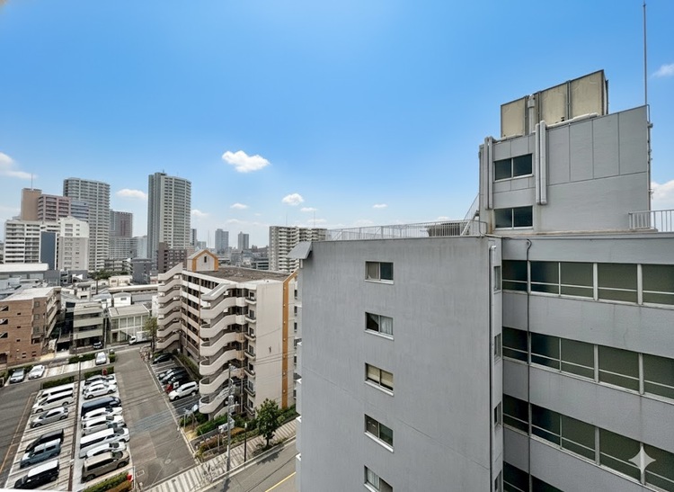 バルコニー 頬をなでる、優しい風を感じることが出来ます。