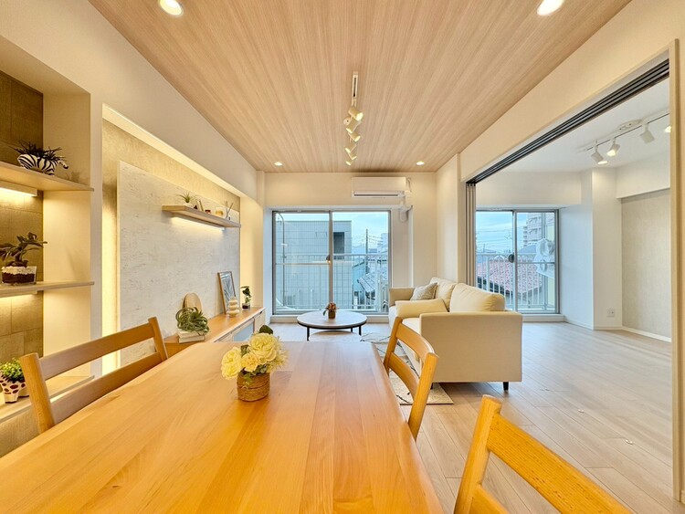 居間 豊かな居住性と、安心感を満たすクオリティが見事に調和した住空間。