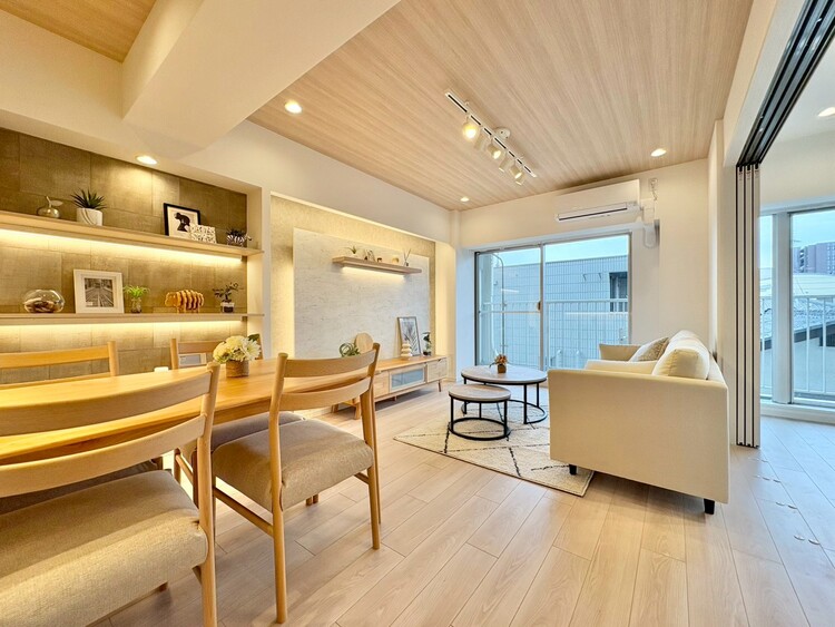 居間 飾り過ぎないシンプルな内装と偏り過ぎないデザインで統一しました。