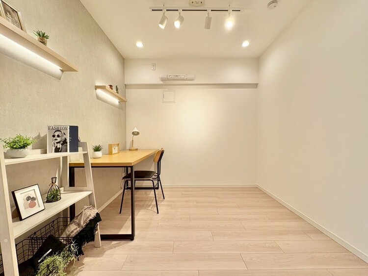 寝室 ベッドも十分に設置するスペースがあります。