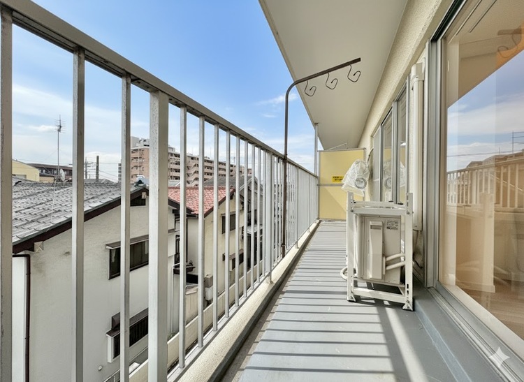 バルコニー 暮らしの中で、光と風を演出してくれるバルコニー。