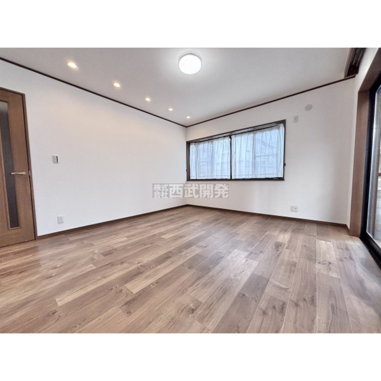 居間 16.5帖のひろびろリビングです。