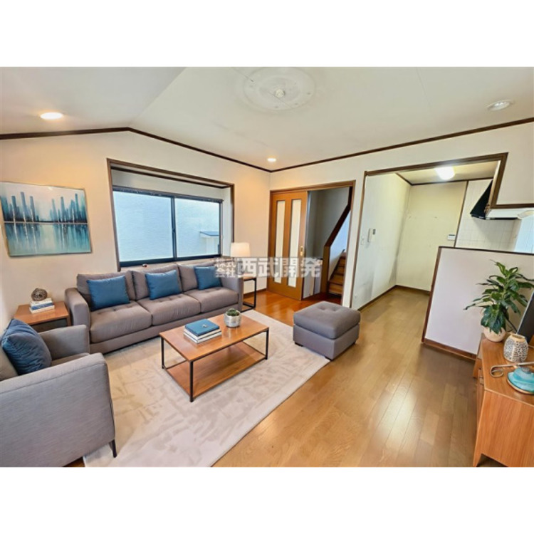 居間 リフォーム前（配置している家具・備品はＣＧによるイメージです。）