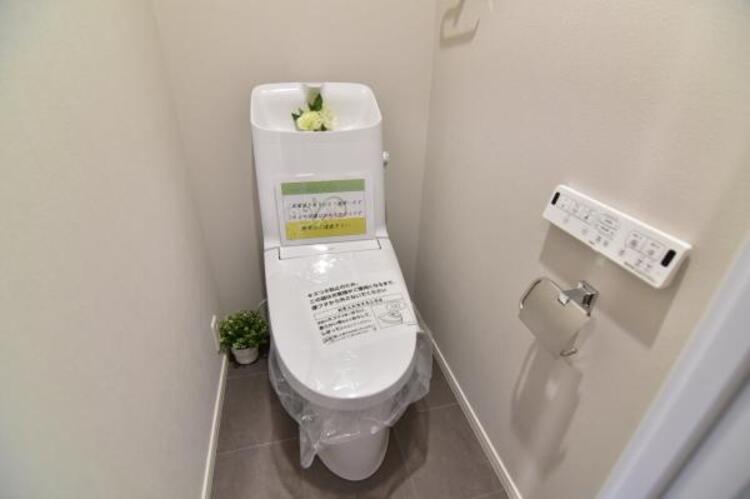トイレ 清潔感の溢れるトイレです。落ち着いた空間で安らぎのひとときをお過ごし頂けます。