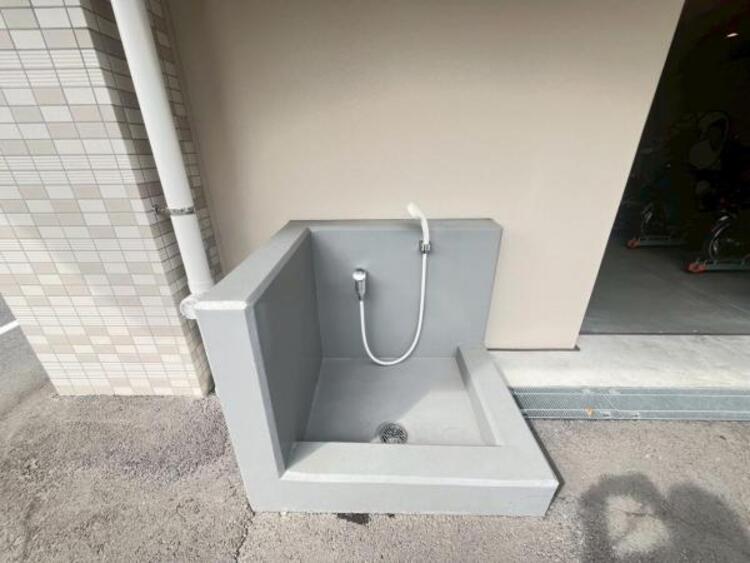 その他 ペットを飼っている方にとって、外に足洗い場があるのは嬉しいポイントです。