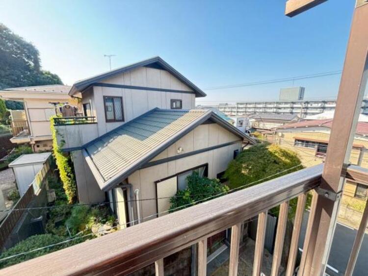 その他 バルコニーからの眺望。季節による景色の変化を日常の生活と共に感じられます。