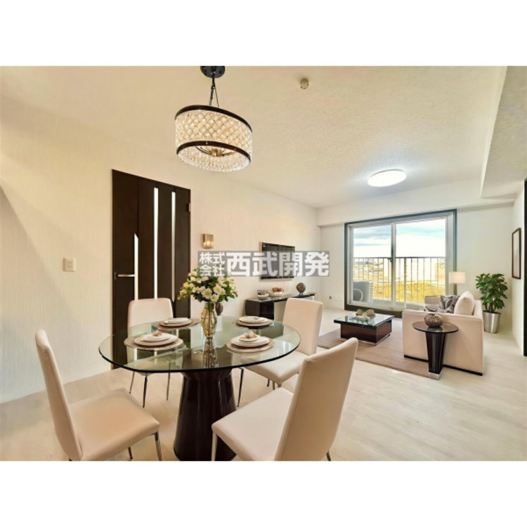 居間 【配置してある家具や小物はCGによるイメージです】