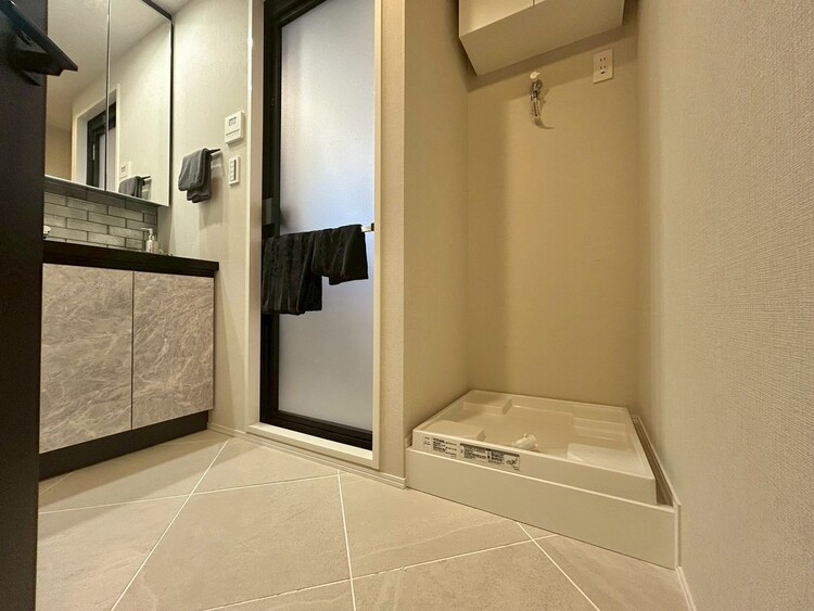 その他 十分な広さの脱衣所。