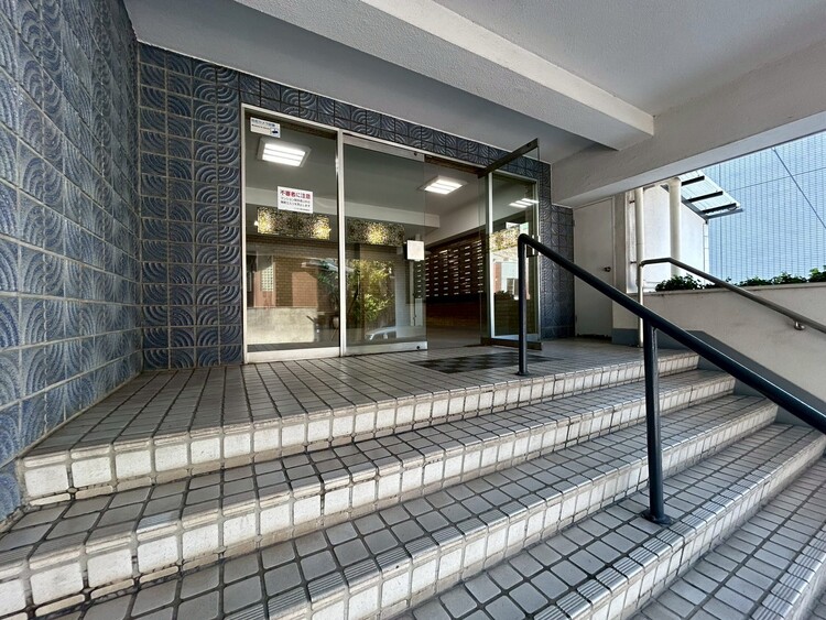 その他 上質感漂う玄関アプローチです。