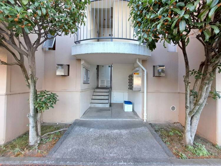 その他 上質感漂う玄関アプローチです。