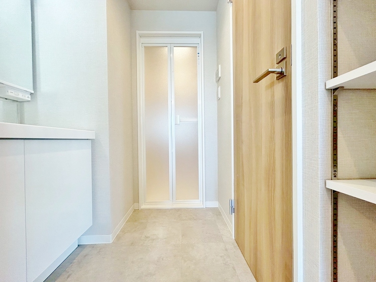 その他 十分な広さの脱衣所。