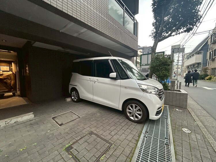 その他 駐車スペースが嬉しいですね。※空き状況は都度ご確認下さい。