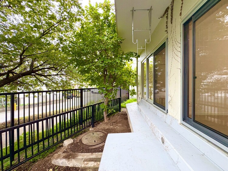 その他 朝の澄んだ空気や、夕方に吹く清々しい風を感じられるバルコニー。