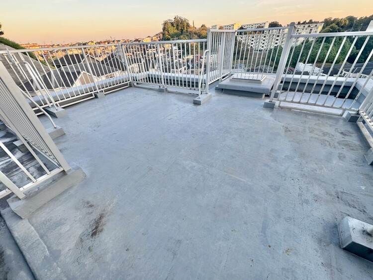 その他 朝の澄んだ空気や、夕方に吹く清々しい風を感じられるバルコニー。