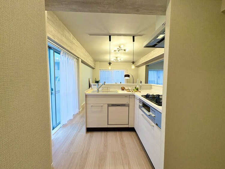 その他 開放感のあるキッチンスペース。調理をしながら、会話も弾みそうですね。