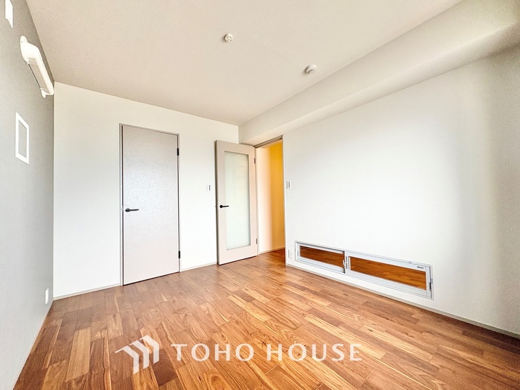 内装 ◆子供部屋◆冷涼な風、そよぐリビング。だんらんの場所はここから始まり、ここで終わる。家族の笑顔が集う素敵な場所だから、こだわり抜いた思いが詰まっているのだと思う。