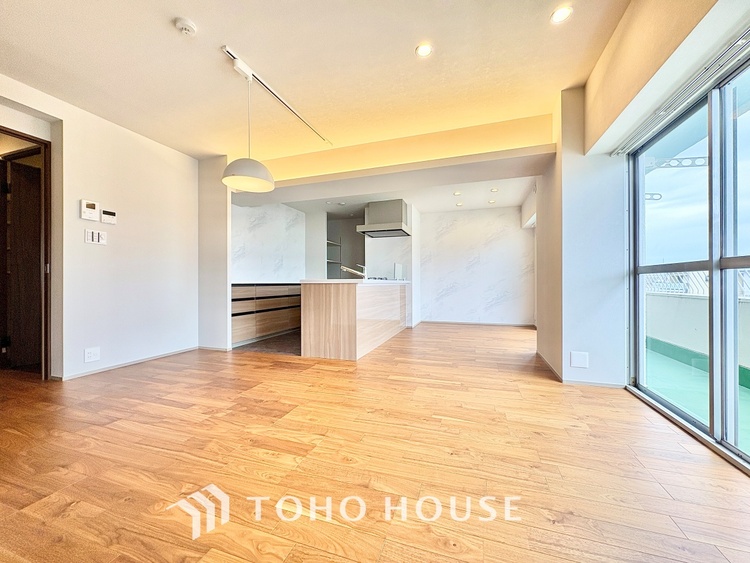 内装 ◆隠された美しさ◆流麗な音楽が流れているような繊細でいながら整然かつ堅牢なこの空間。この空間は確かに美しい。しかし、そこには美しさ以上のものが隠されている。