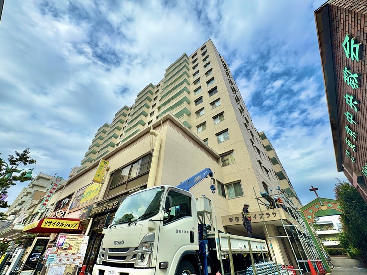 外観 ◆共有空間◆些細な事でほっぺを膨らまして怒る君。それでも僕達はこれからも一緒だよ。喧嘩をしても離れたくないから一つはさんだ同じ場所にいる。分かるよ。そこに君が