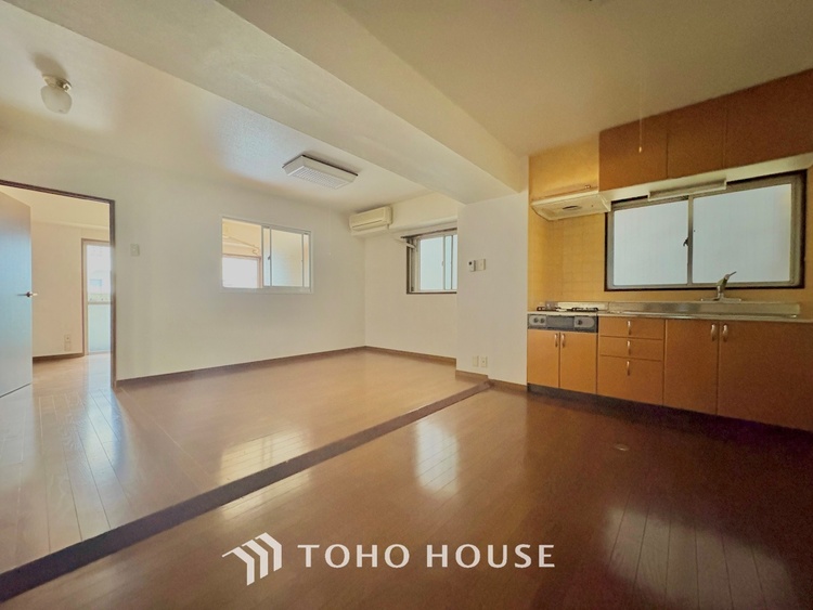 内装 【living】居心地のいい暮らしには欠かせない眩い採光。