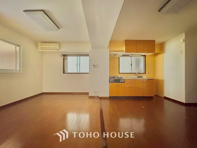 内装 【living】居心地のいい暮らしには欠かせない眩い採光。