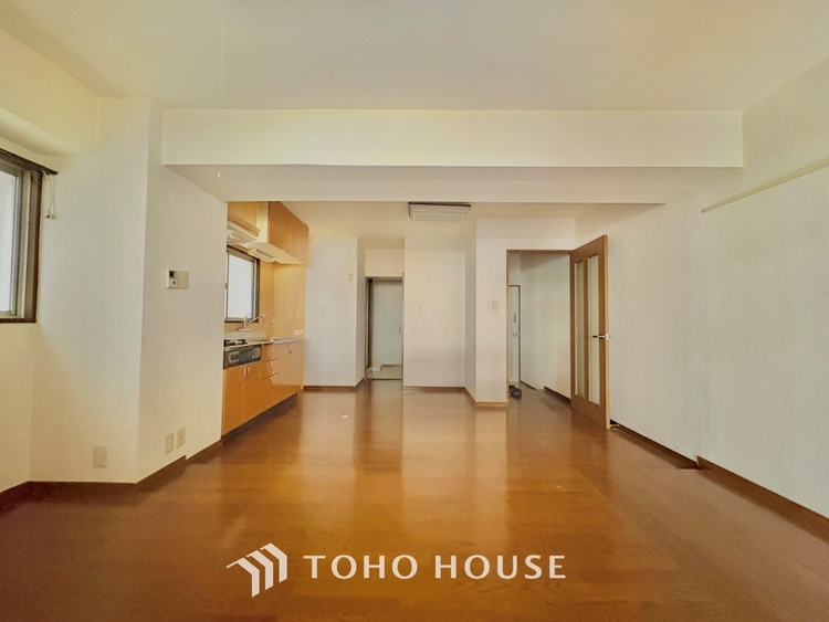 内装 「想像していた以上に広い」が写真を撮っているときの感想です。家事動線に配慮したプランによりご家族がくつろげる明るく広い空間が確保できました。