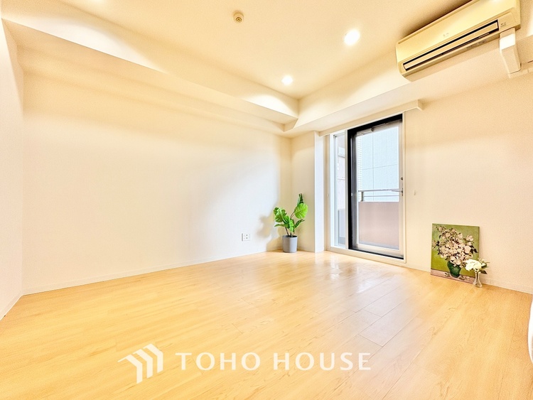 内装 ◆隠された美しさ◆流麗な音楽が流れているような繊細でいながら整然かつ堅牢なこの空間。この空間は確かに美しい。しかし、そこには美しさ以上のものが隠されている。