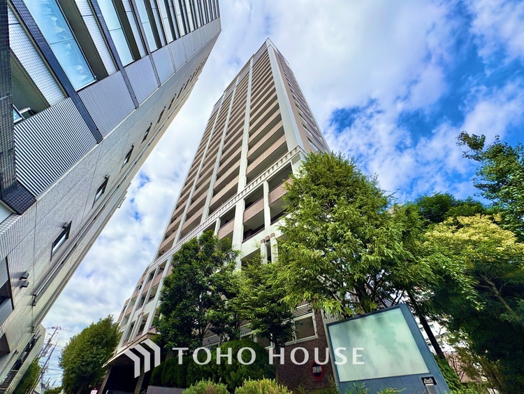 外観 ◆共有空間◆些細な事でほっぺを膨らまして怒る君。それでも僕達はこれからも一緒だよ。喧嘩をしても離れたくないから一つはさんだ同じ場所にいる。分かるよ。そこに君が