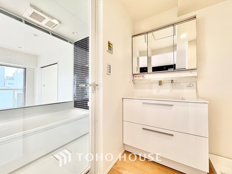 洗面 ◆洗面◆清潔感のある水回り。白で統一されたスタイリッシュな空間。毎日使う場所だから究極にシンプルにこだわりました。