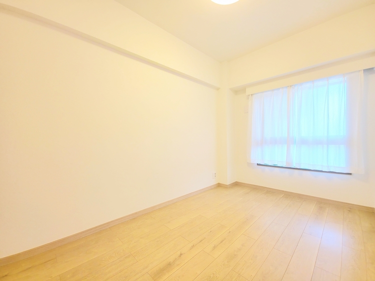 内装 極上のプライベート空間が、深い安らぎを誘います。一日の疲れを忘れさせる静けさと、心地よい目覚めを約束する聖域です。