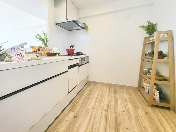 キッチン あなたの創造性を刺激する舞台。最新の機能と美しいデザインが融合し、料理の時間を至福の瞬間に変えます。