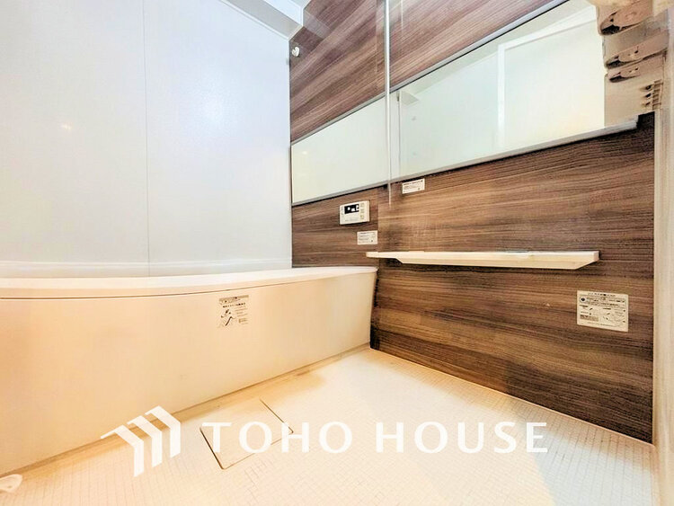 風呂 くつろぎの空間でゆったりバスタイム(現地には家具があります)