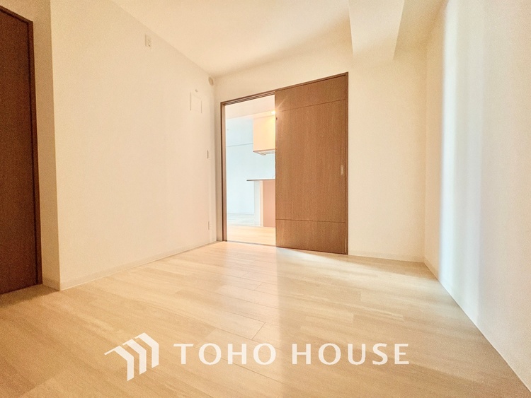 内装 寝室は一日の疲れを癒す大切な空間。快適で落ち着けるおすすめの間取りです。