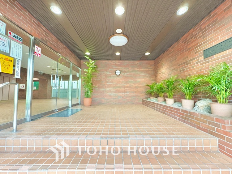 外観 漂う上質な空気感、マンションに入れば「おかえりなさい」と笑顔で迎えてくれるエントランス。最良の心配りを感じるマンションでした。