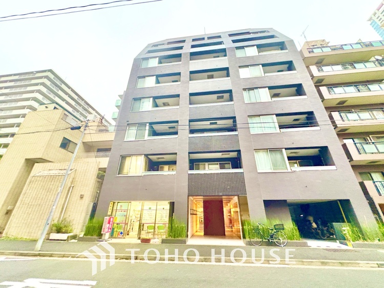 外観 ほんの少しのこだわり。ちょっとした色使いがその家がもつ雰囲気、趣（おもむき）を携え、暮らす家族や訪ねてくる友人・知人に新鮮な香りを運んできます。