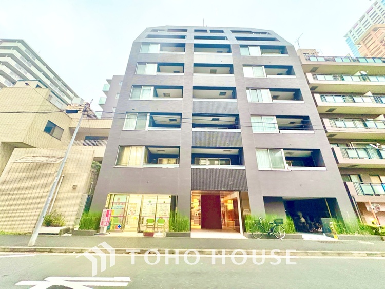 外観 ほんの少しのこだわり。ちょっとした色使いがその家がもつ雰囲気、趣（おもむき）を携え、暮らす家族や訪ねてくる友人・知人に新鮮な香りを運んできます。