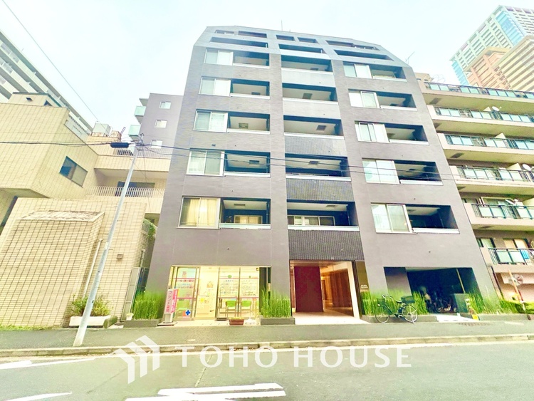 外観 ほんの少しのこだわり。ちょっとした色使いがその家がもつ雰囲気、趣（おもむき）を携え、暮らす家族や訪ねてくる友人・知人に新鮮な香りを運んできます。