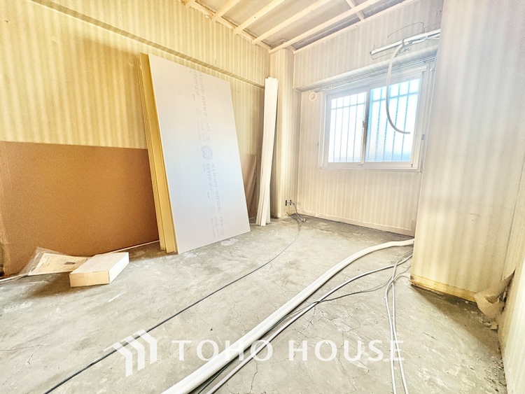 内装 【改装中】高級感漂う設えとゆとりある広さで安心をもたらす特別な場所。暮らしの中心にふさわしい空間です。