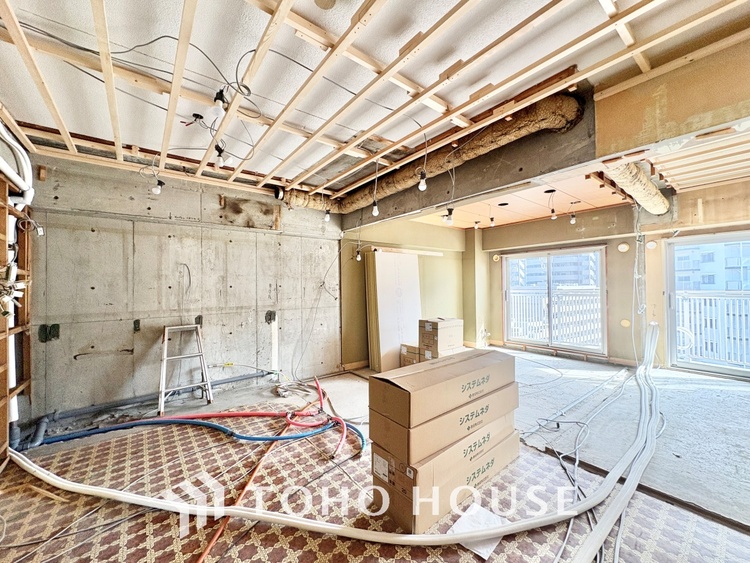 内装 【改装中】高級感漂う設えとゆとりある広さで安心をもたらす特別な場所。暮らしの中心にふさわしい空間です