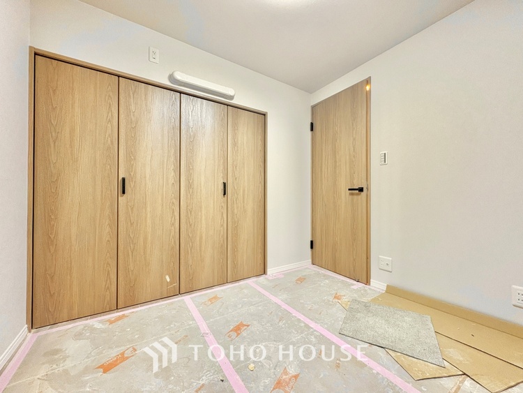 内装 寝室は一日の疲れを癒す大切な空間。快適で落ち着けるおすすめの間取りです。