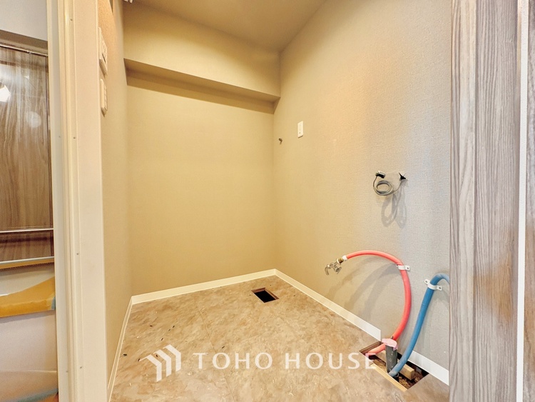 洗面 清潔感あふれる洗面化粧台で、毎日の身支度を快適にサポートします。