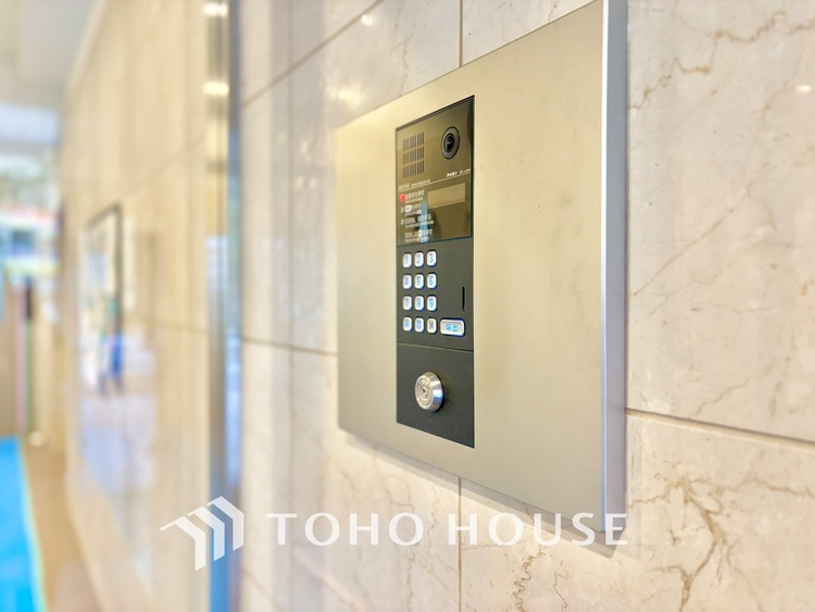 その他 風の通り道。舞い込んでくる風が優しく躍り、室内に爽やかな空気を運んでくる。そこに季節の息吹を感じて、いまがどんな季節なのかを実感する。