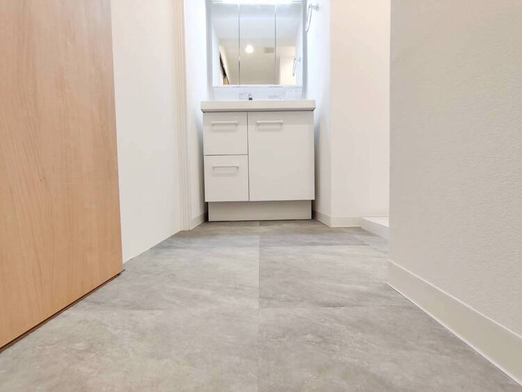 その他 十分な広さの脱衣所。